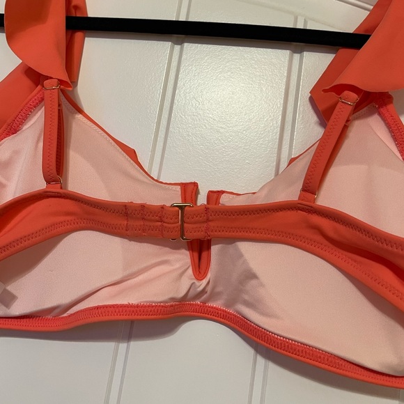 •Target• New Ladies’ Shade & Shore V-Wire Ruffle Coral Bralette Bikini Swim Top - Picture 3 of 7